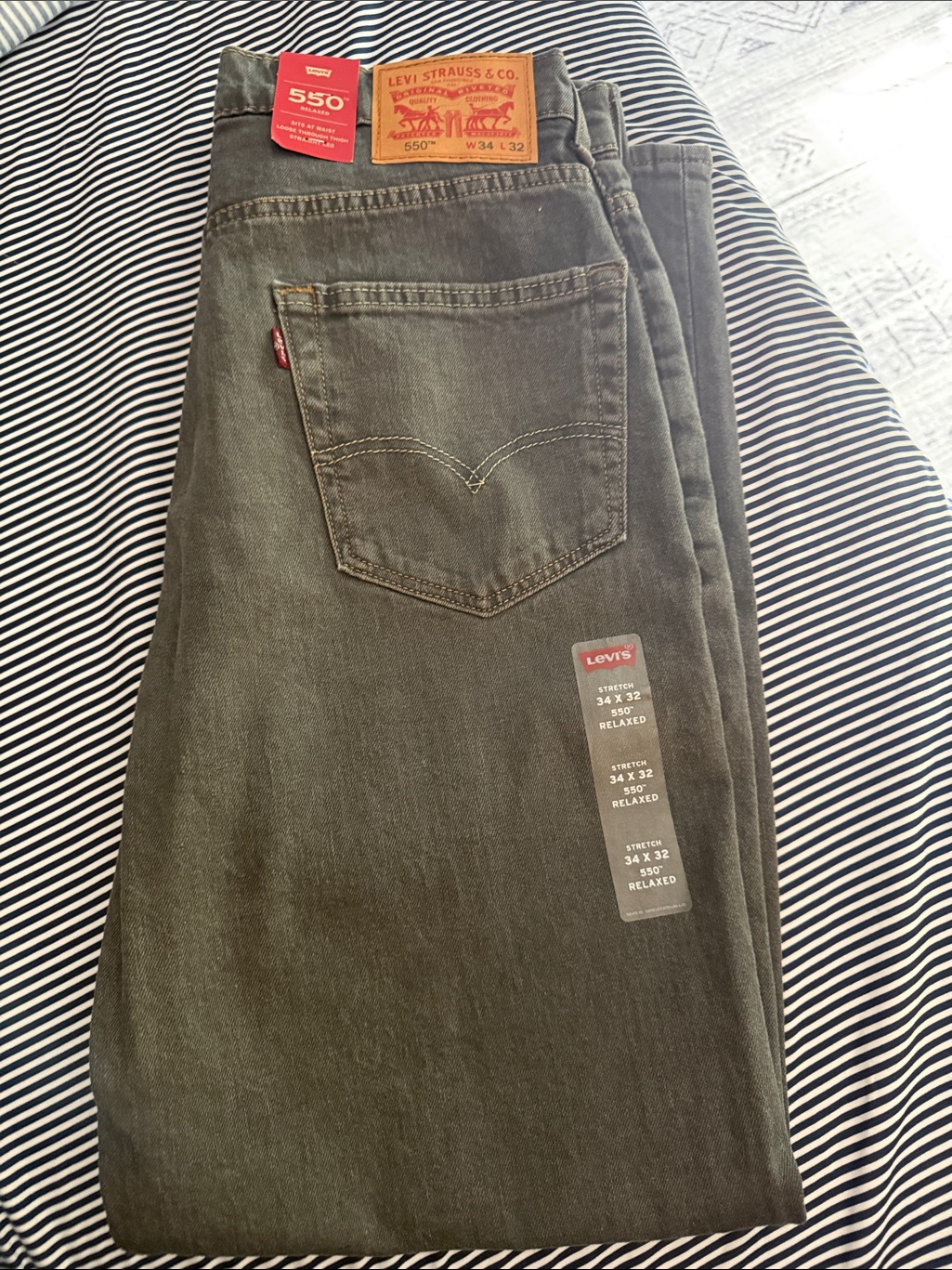 Brand New  Nwt Levis 550 Relaxed Straight Leg Jeans Mens GrayBlack 34x32